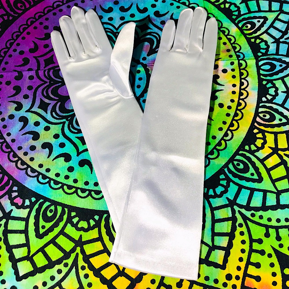 White vintage Glam satin gloves